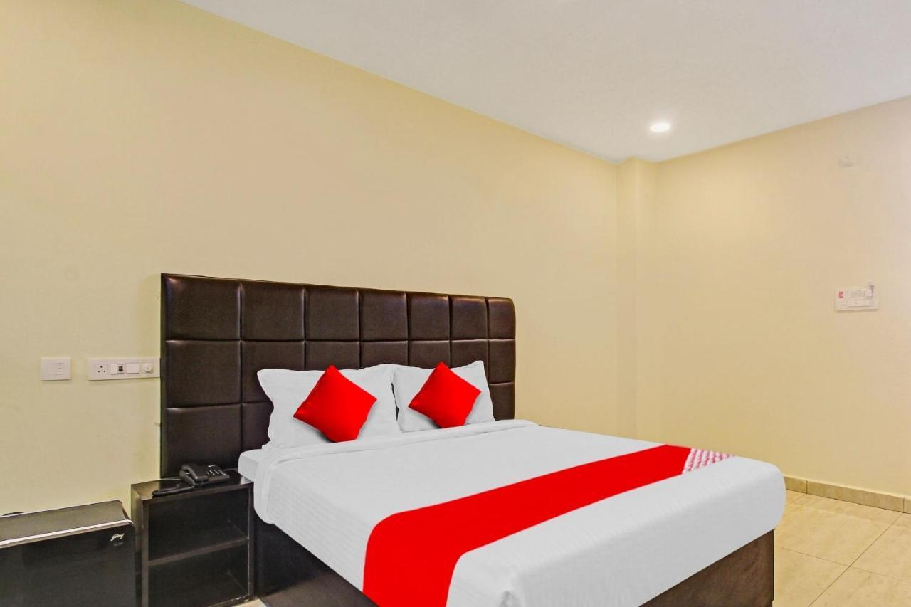 Super Hotel O Lakshmi Royal Inn Warangal Ngoại thất bức ảnh