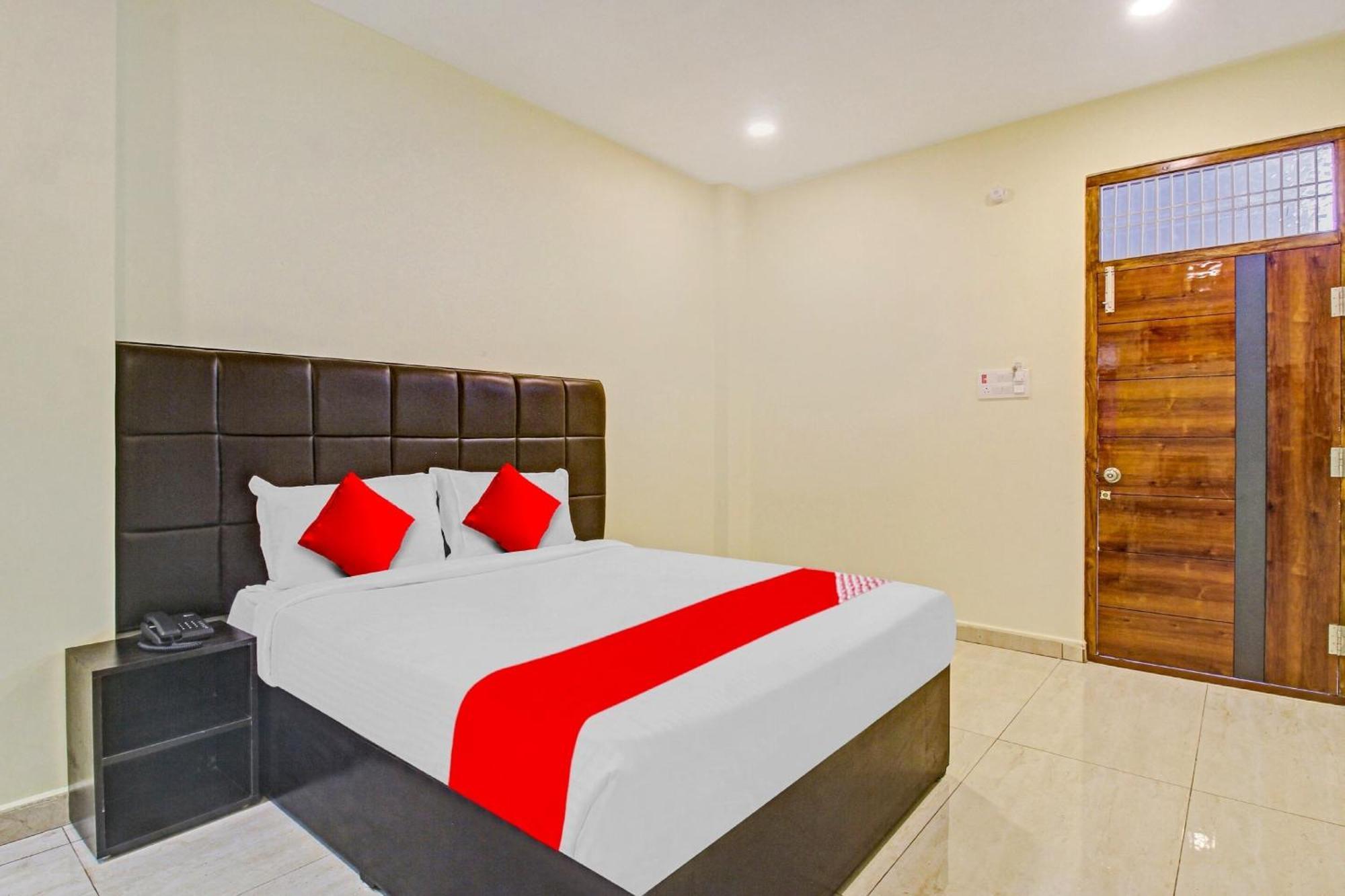 Super Hotel O Lakshmi Royal Inn Warangal Ngoại thất bức ảnh